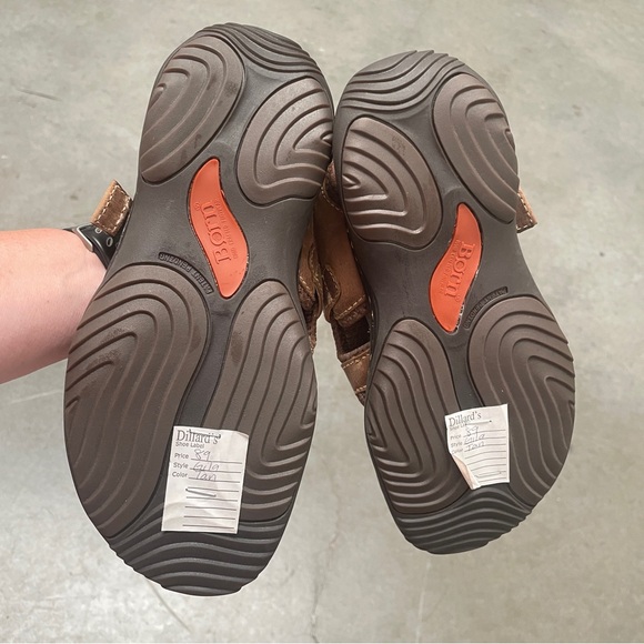 VINTAGE BORN GILA STYLE WOMEN'S SIZE 6 BROWN LEATHER STRAP COMFORT SANDALS - Picture 9 of 15